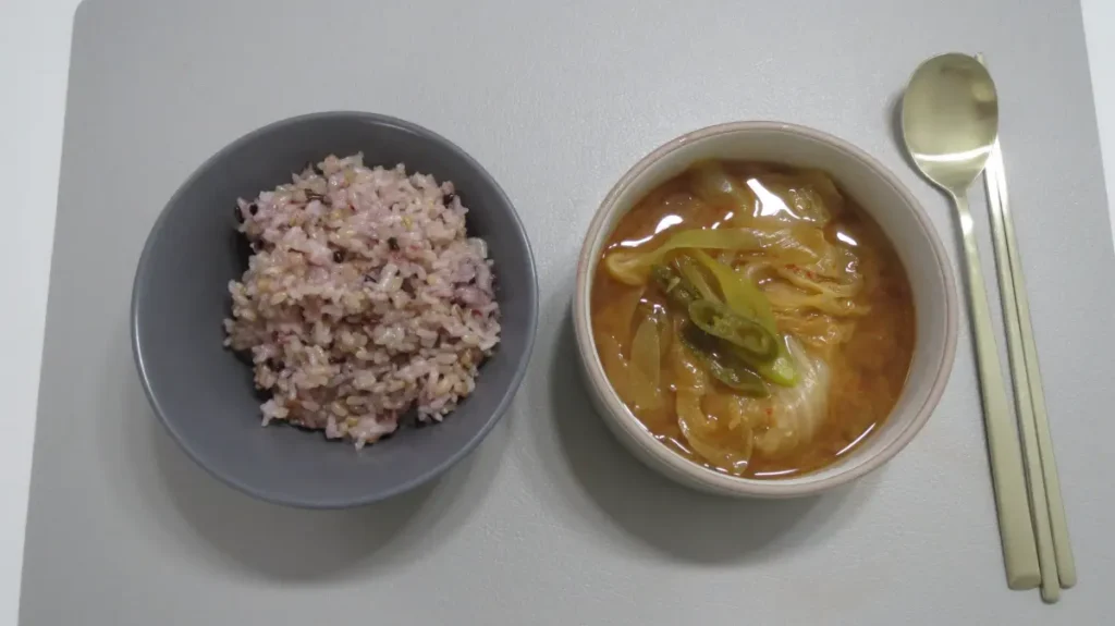 cabbage-doenjang-soup-with-rice